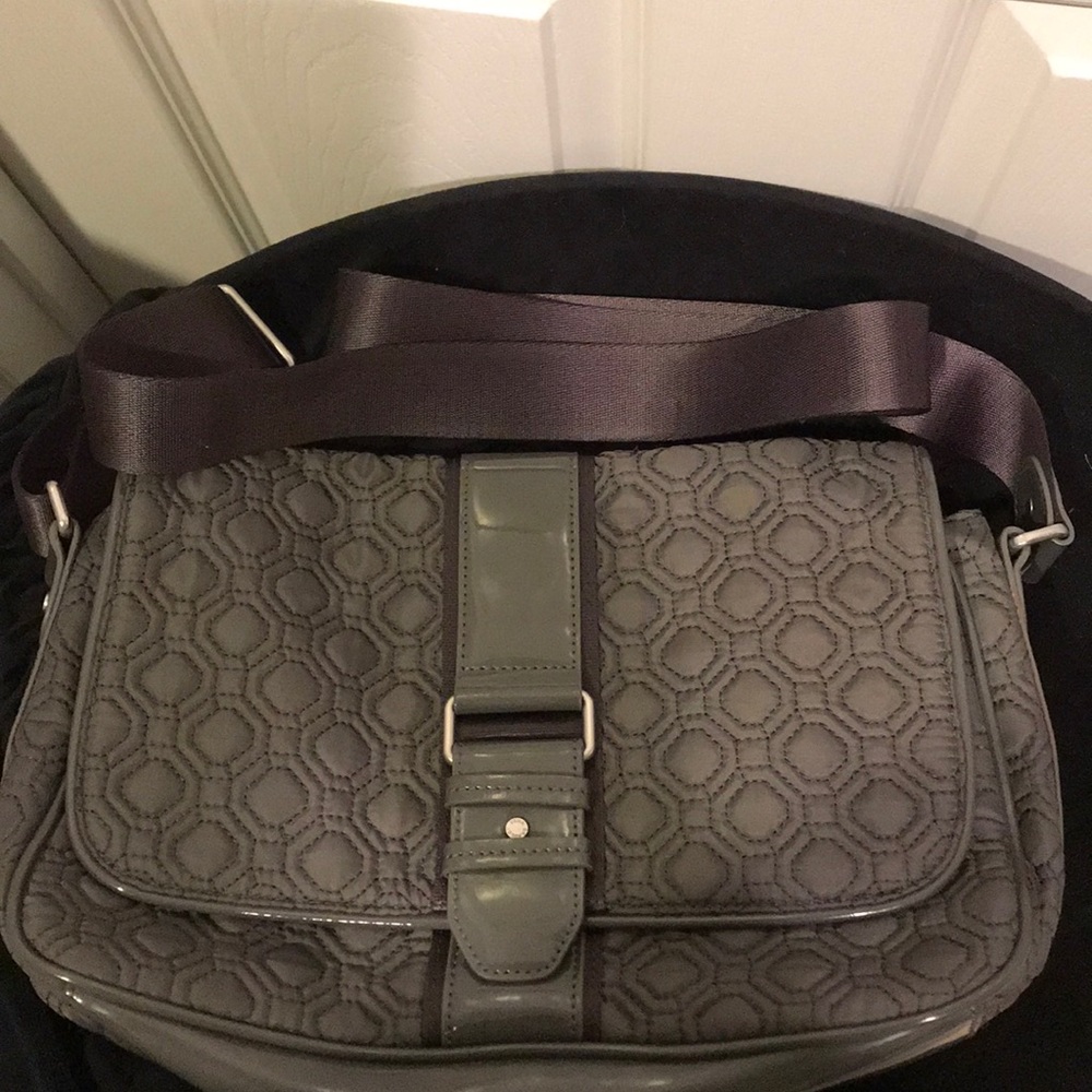 VERA BRADLEY GREY QUILTED PURSE NEWEST MATERIAL!